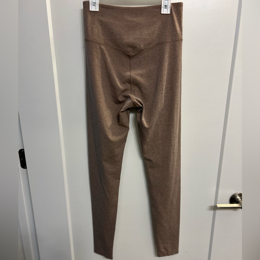 Like New Girlfriend Collective Compressive 7/8 Leggings in Limestone - Picture 9 of 11